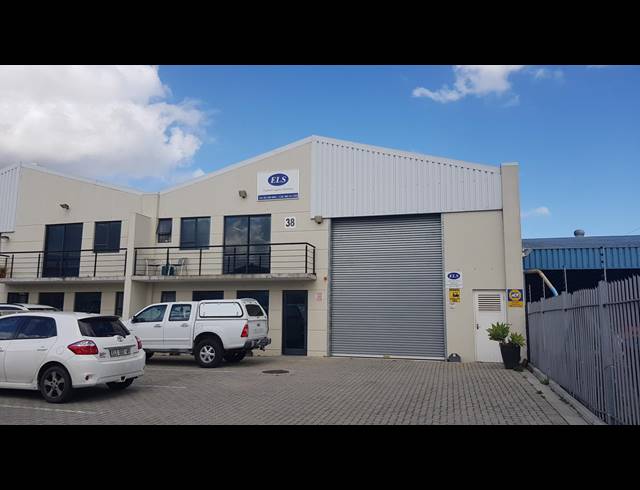 400M² FACTORY RENTED IN SAXENBURG PARK 1